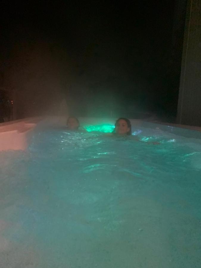 Luxury Retreat With Swim Spa Taupomeer Buitenkant foto